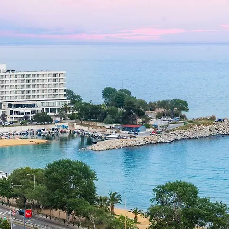Sea Breeze Flat كافالا