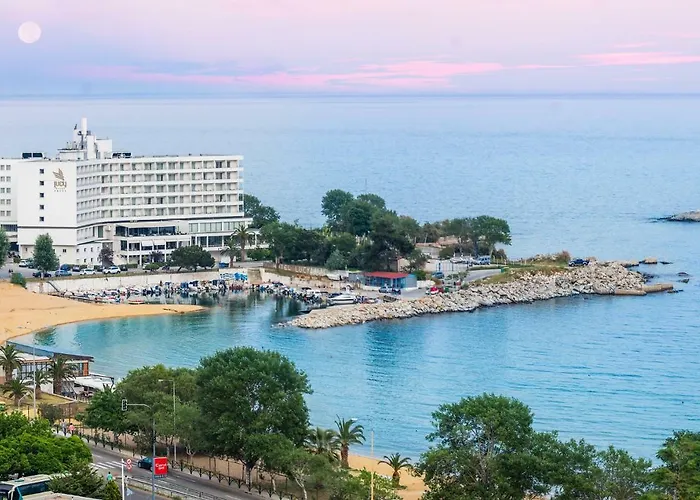 Sea Breeze Flat كافالا